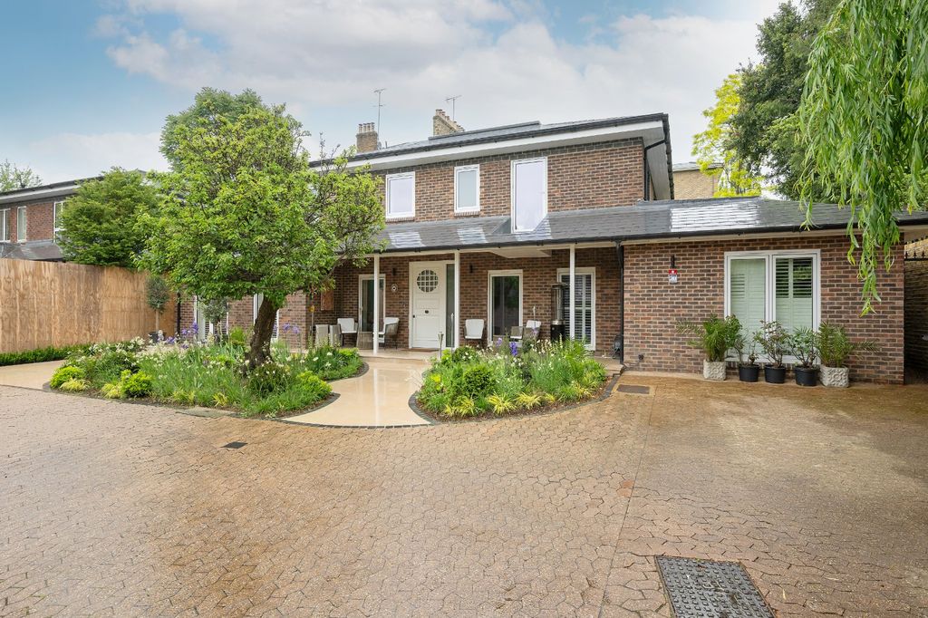 Property photo 1 of 22 Picture No. 28