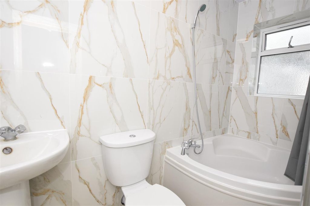 Property photo 3 of 13 Bathroom.Jpg