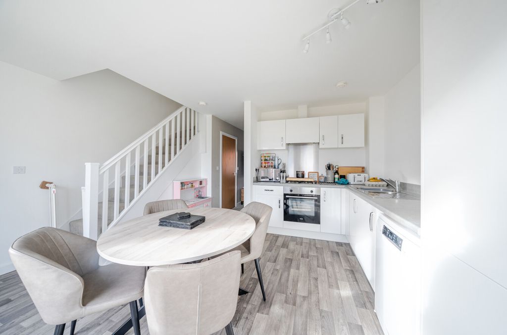 Property photo 2 of 9 1374839-13-6908A0...