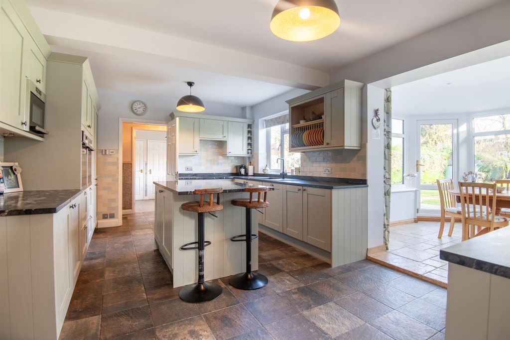 Property photo 2 of 36 Dsc_5274-Hdr.Jpg