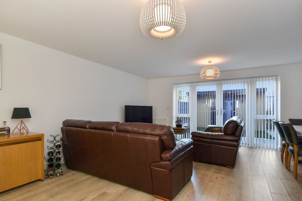 Property photo 2 of 30 Picture No. 25