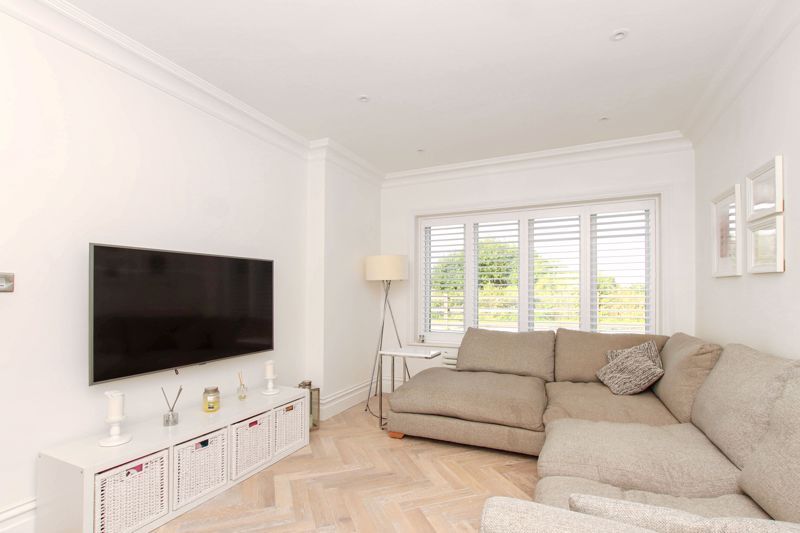 Property photo 3 of 11 Photo 10