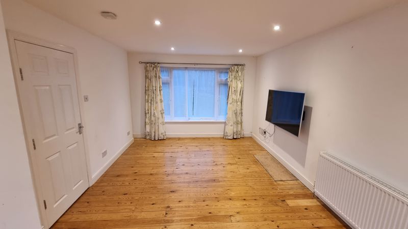 Property photo 3 of 17 Photo 13