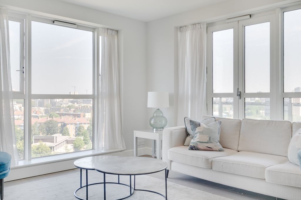 Property photo 1 of 17 Reception (2)