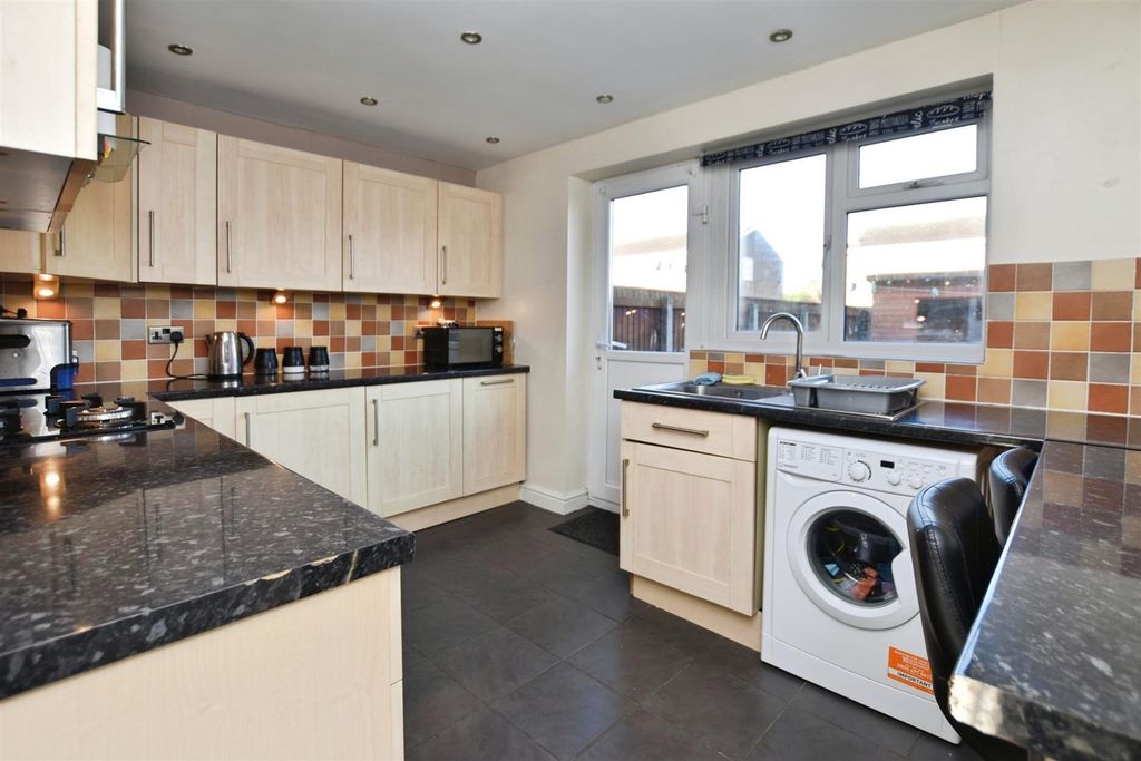 Property photo 2 of 13 B4675336-Kitchen.Jpg