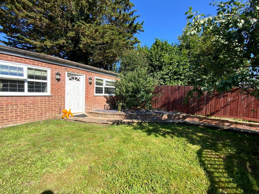 Property photo 1 of 7 External