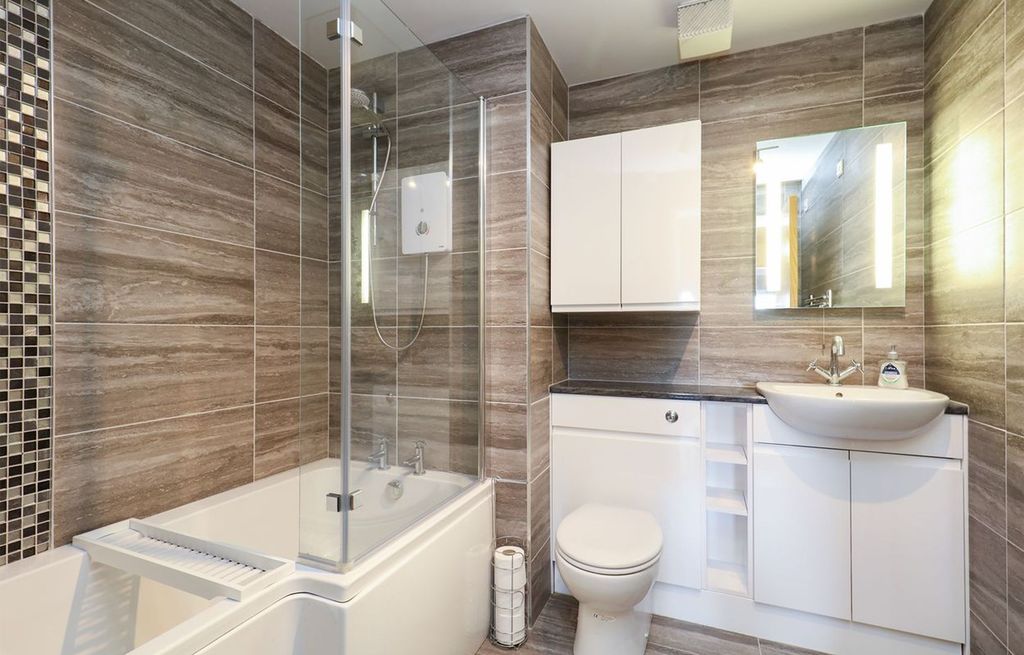 Property photo 3 of 20