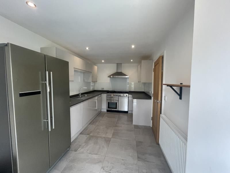 Property photo 1 of 10 Mervan Rd, London, Sw2
