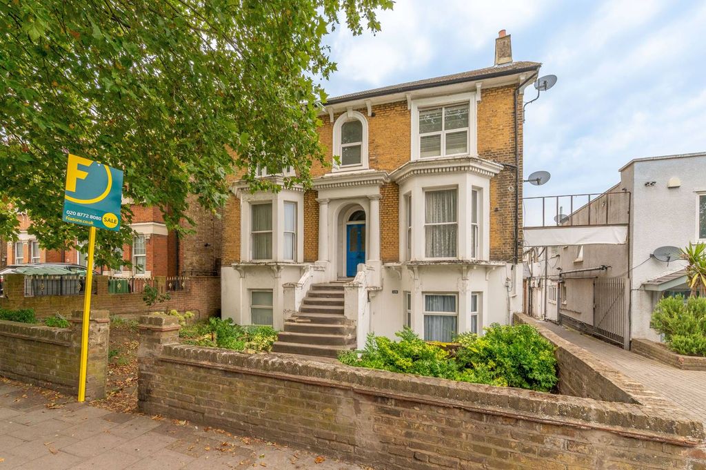 Property photo 2 of 13