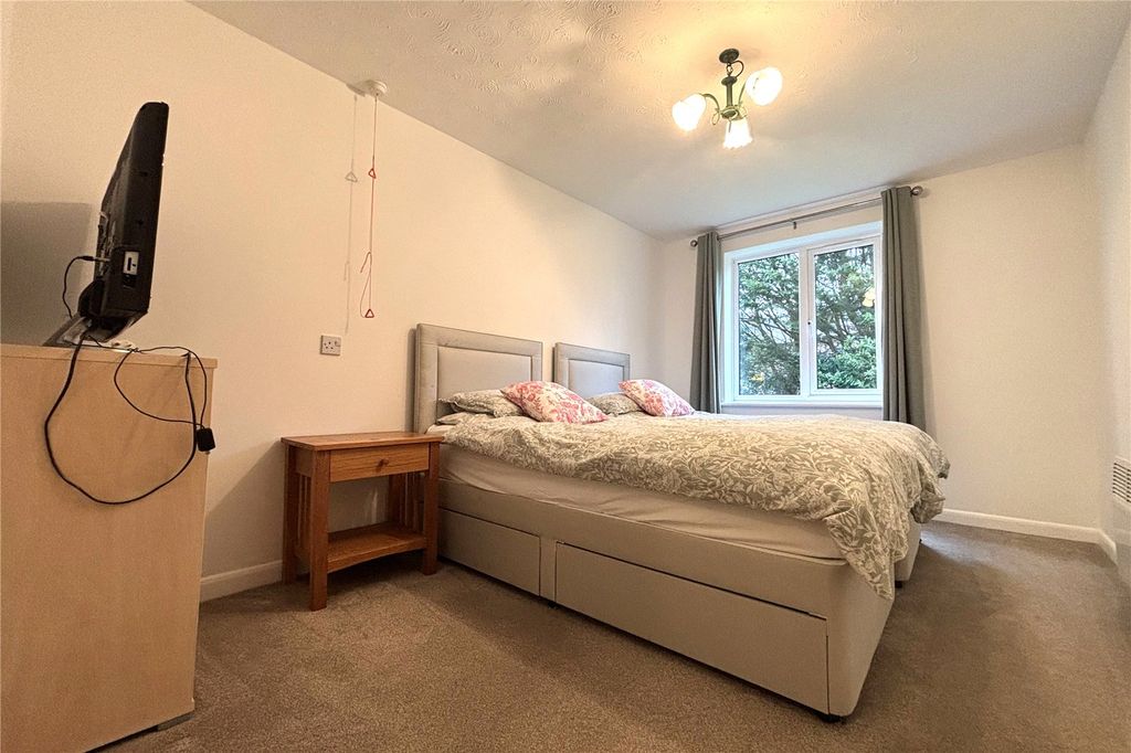 Property photo 3 of 8 Bedroom 1