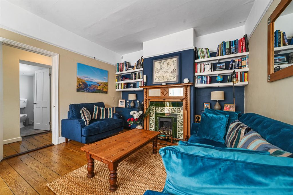 Property photo 3 of 37 Pt-Sheri-191Akingsroad-14.Jpg