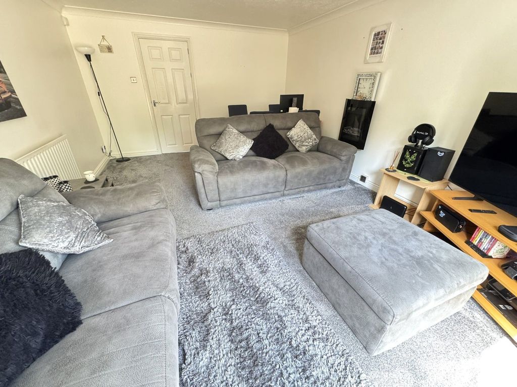 Property photo 3 of 13