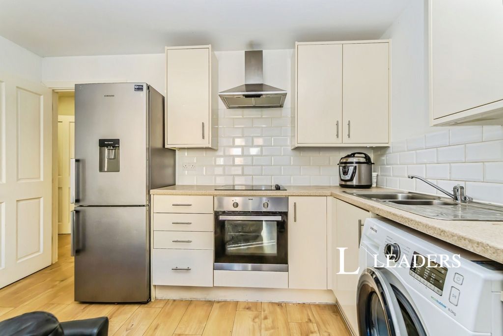 Property photo 2 of 11 Pbox-Img.Jpg