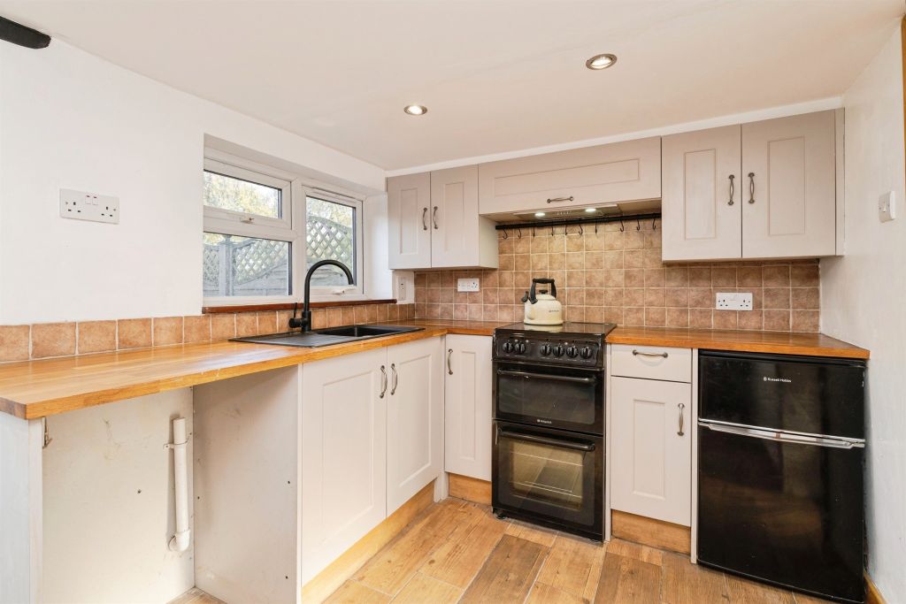 Property photo 2 of 16