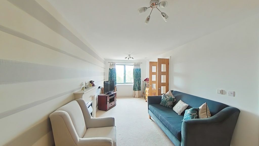 Property photo 2 of 8