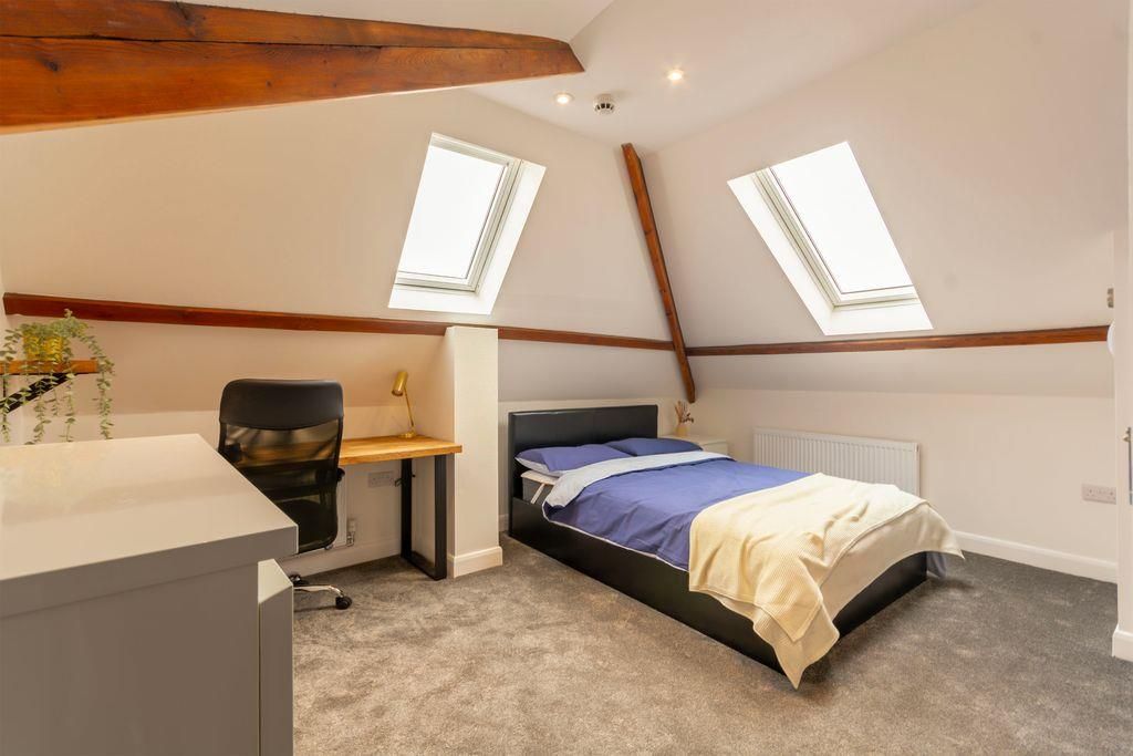 Property photo 1 of 9 Room 6 - Bedroom (1).Jpeg