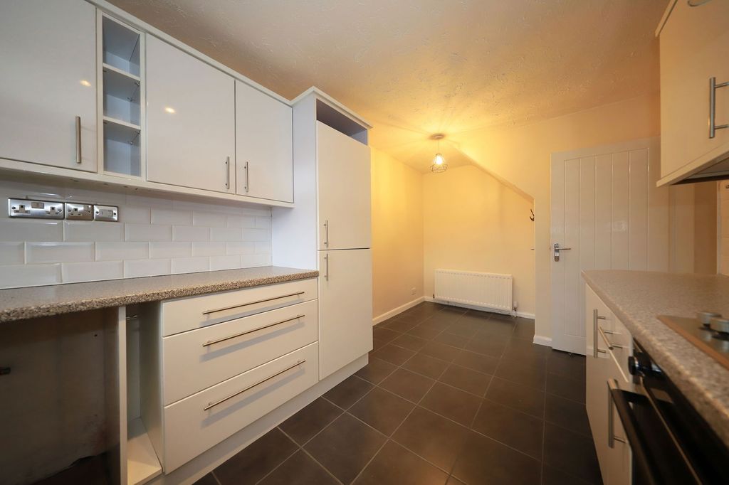 Property photo 3 of 24