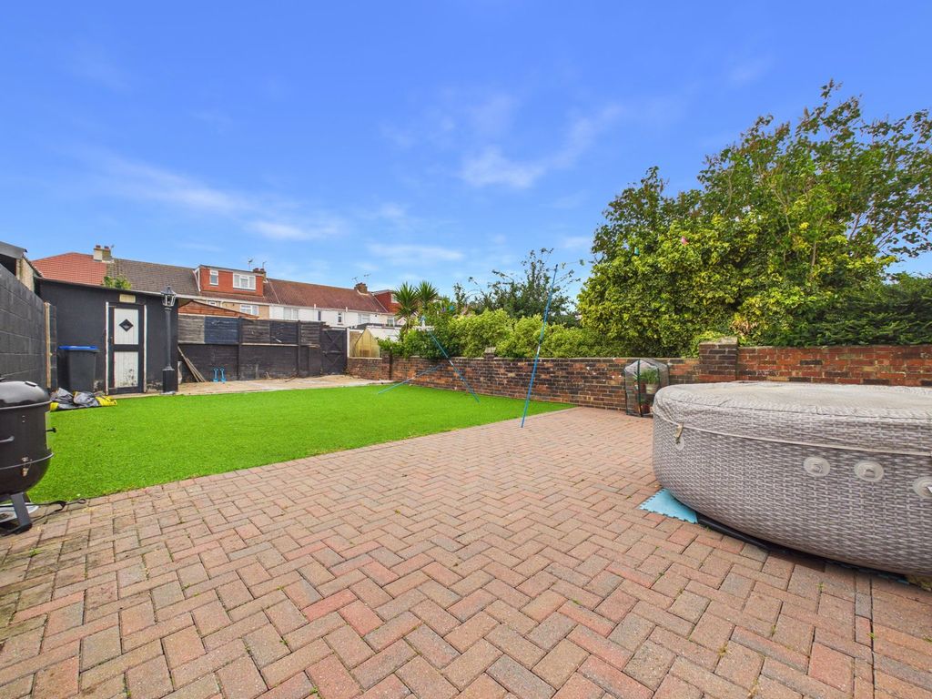 Property photo 2 of 19