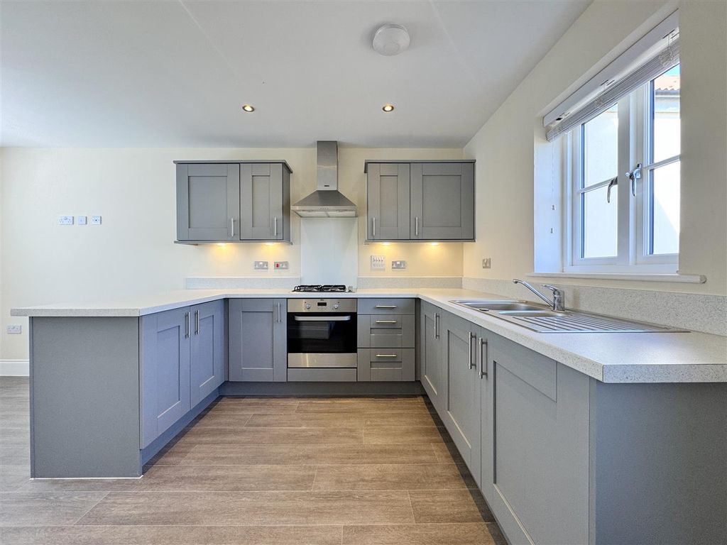 Property photo 2 of 23 Kitchen Diner