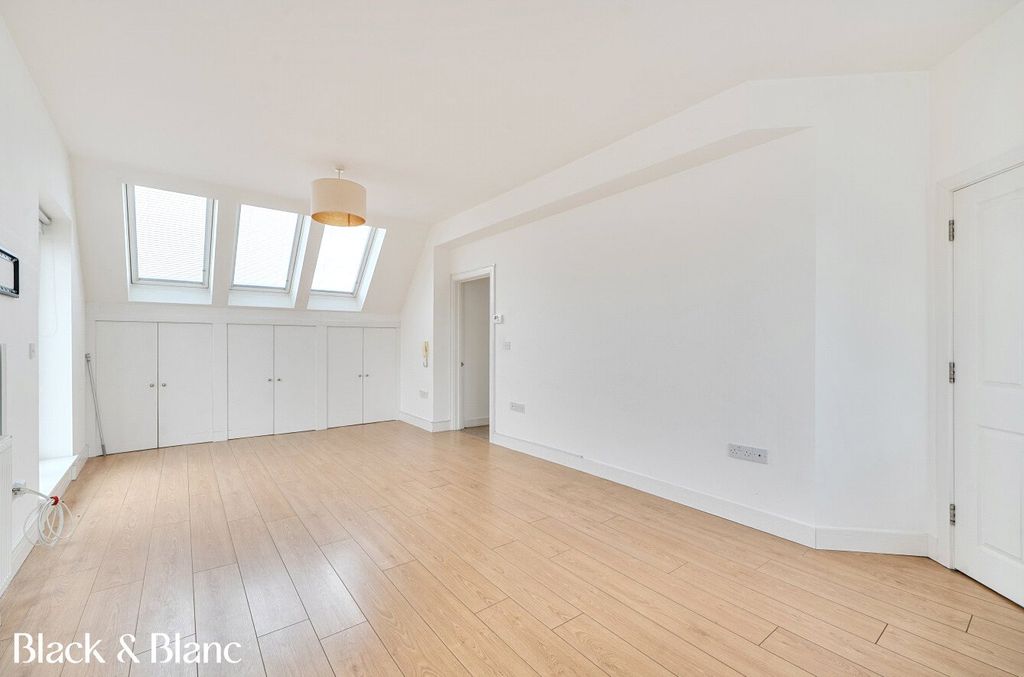 Property photo 3 of 12 Reception Room