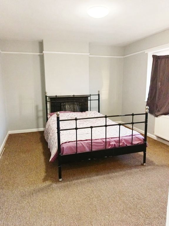 Property photo 3 of 5 Room