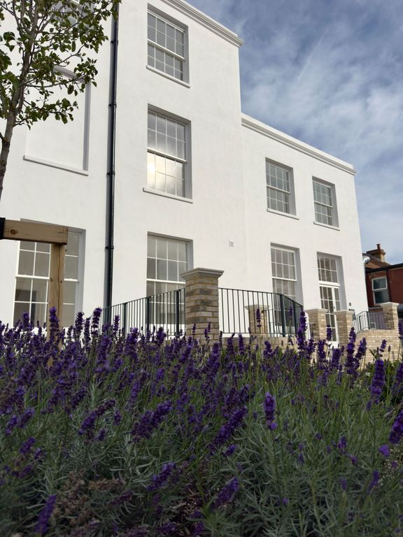 Property photo 3 of 27