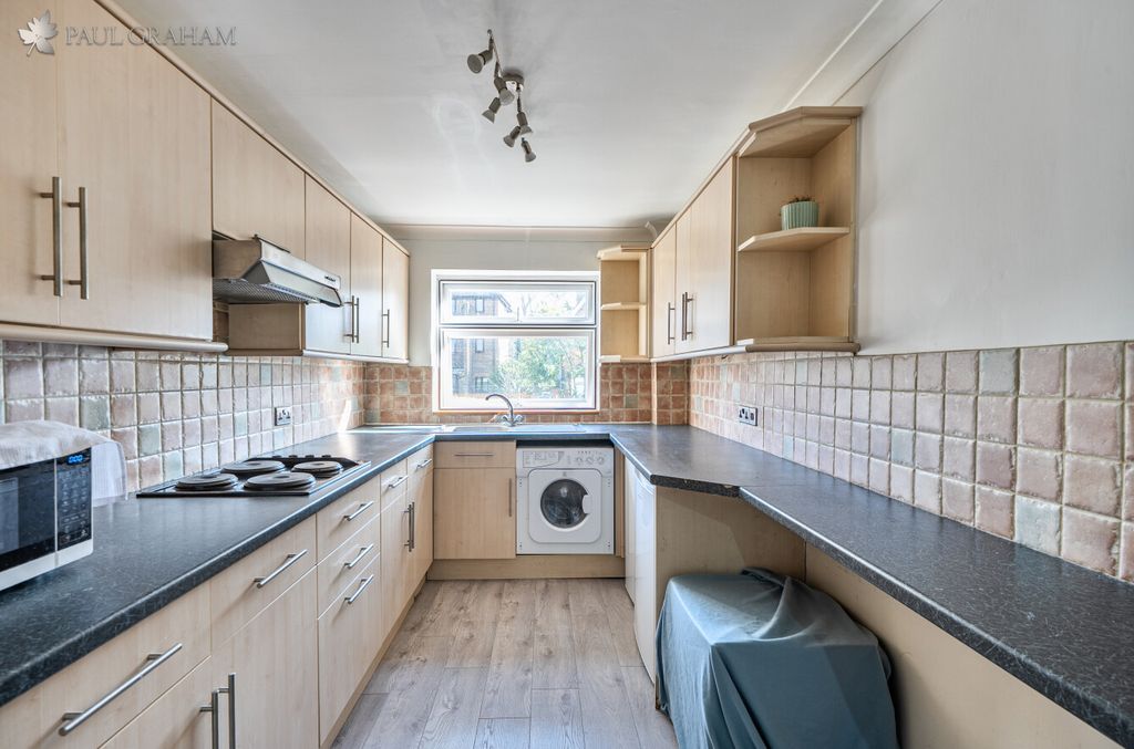 Property photo 3 of 12 d9105c83-8763-4F7B-A508-A59F57508Fde