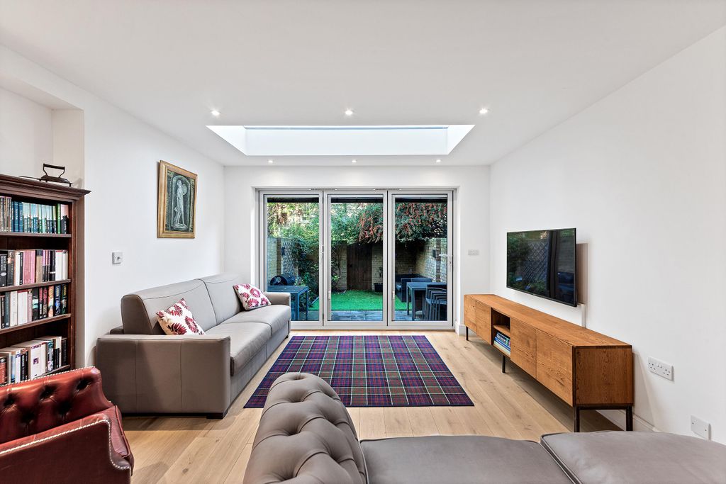 Property photo 1 of 12 Image