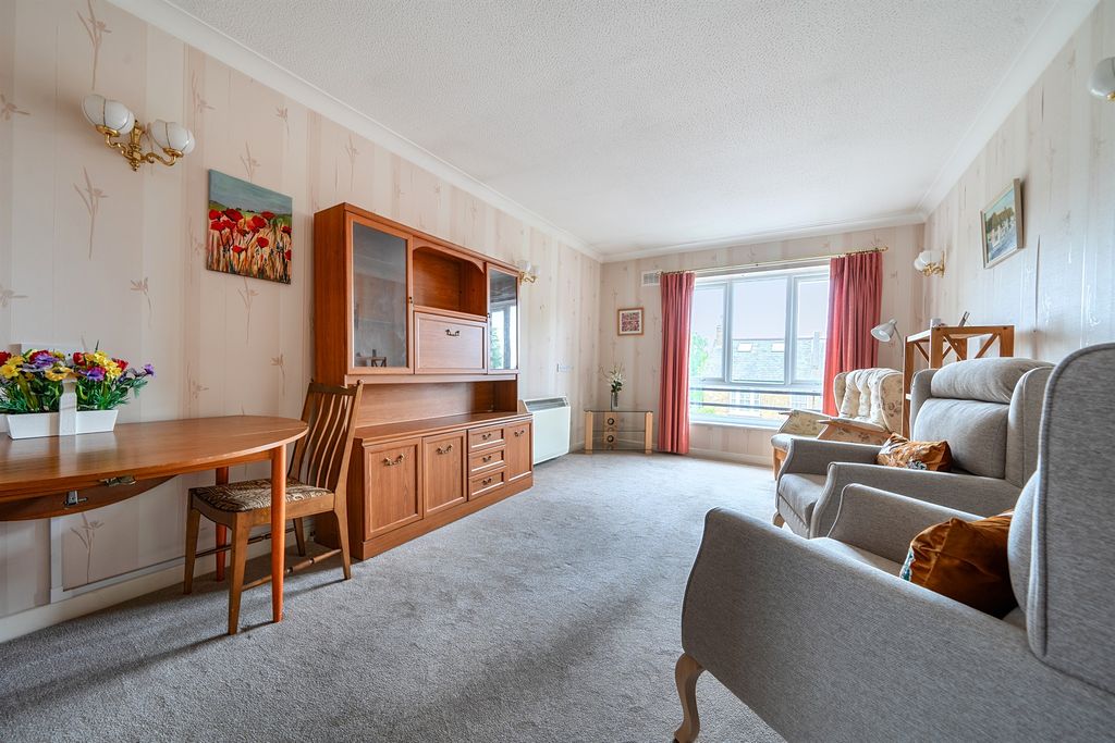 Property photo 3 of 13