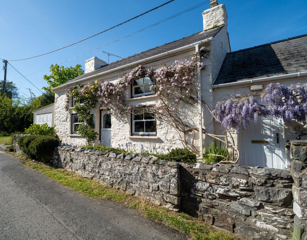 Property photo 1 of 50