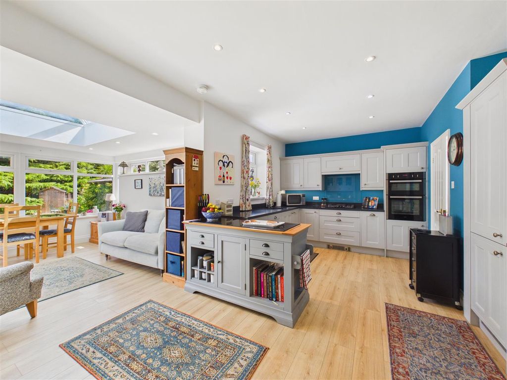 Property photo 2 of 25 Open Plan Kitchen