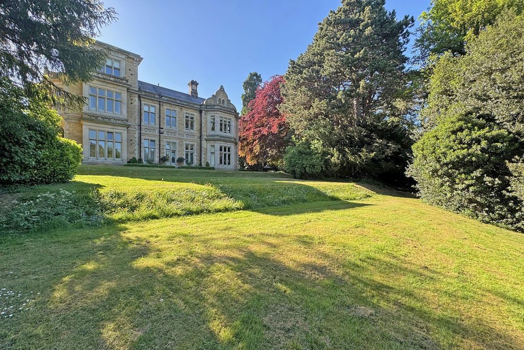 Property photo 1 of 25
