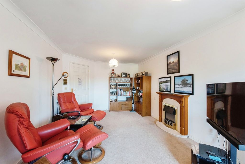 Property photo 3 of 19