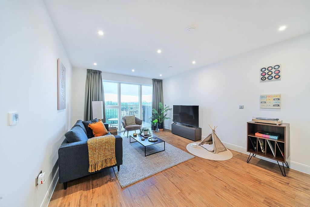 Property photo 3 of 51