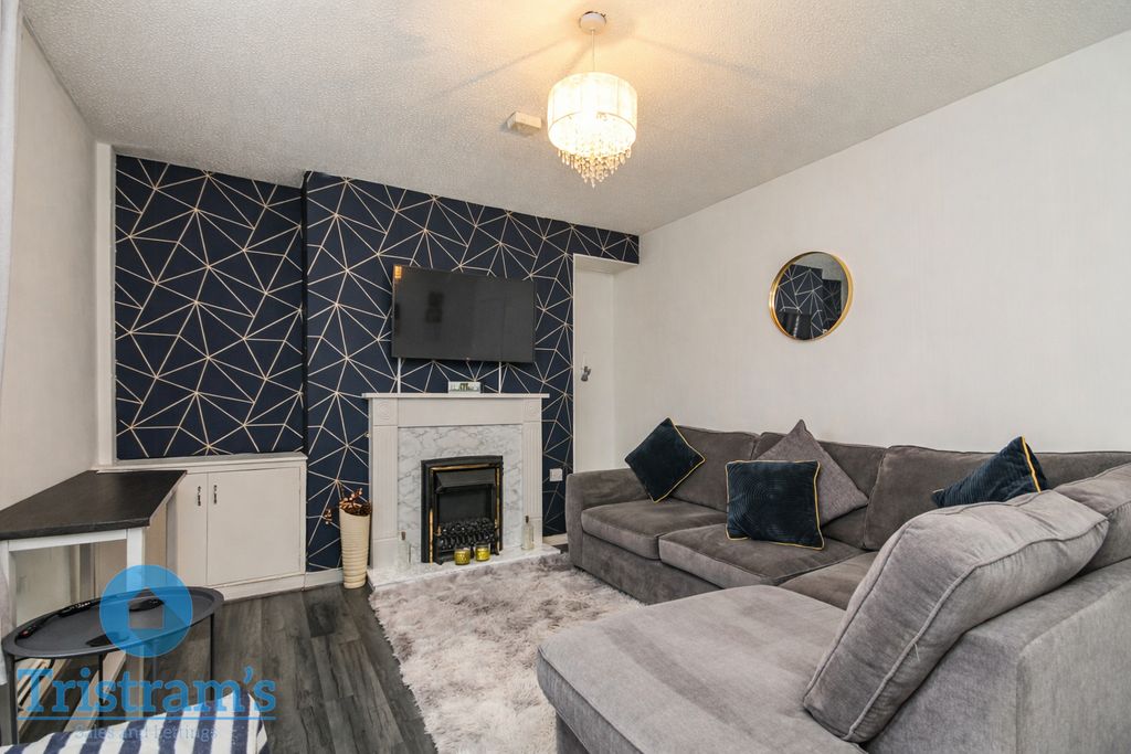 Property photo 3 of 17