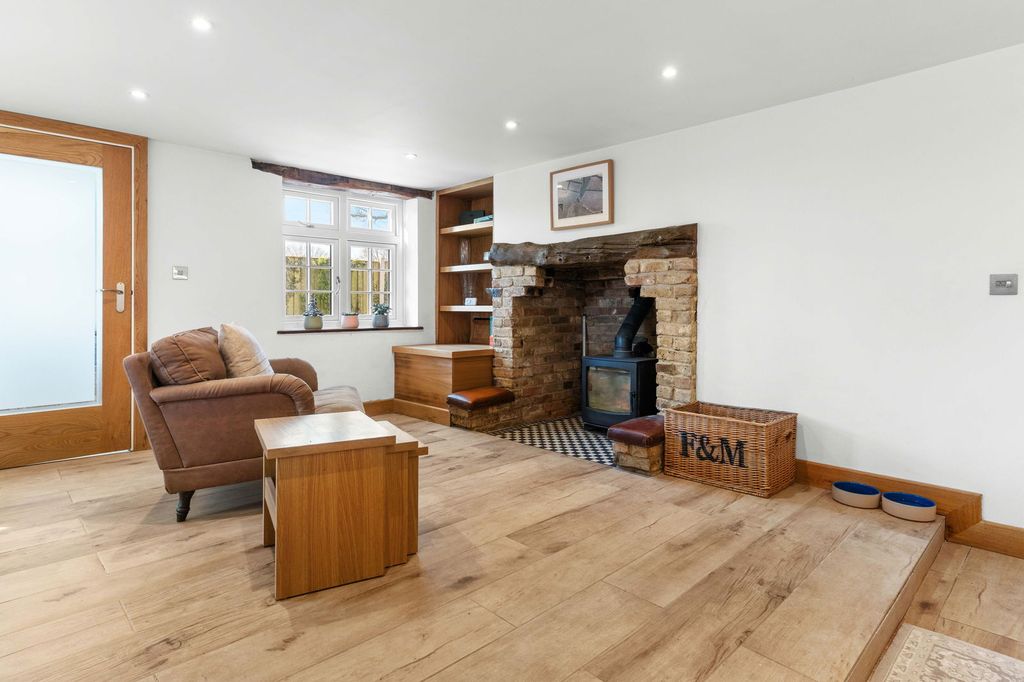 Property photo 3 of 49