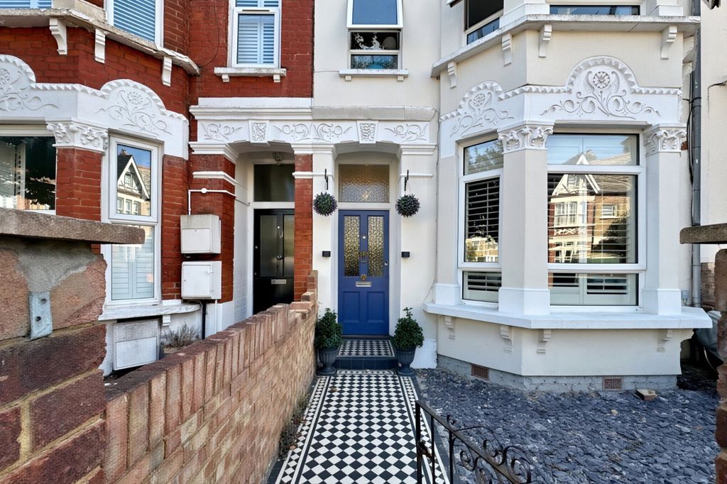 Property photo 2 of 14 Picture No. 20