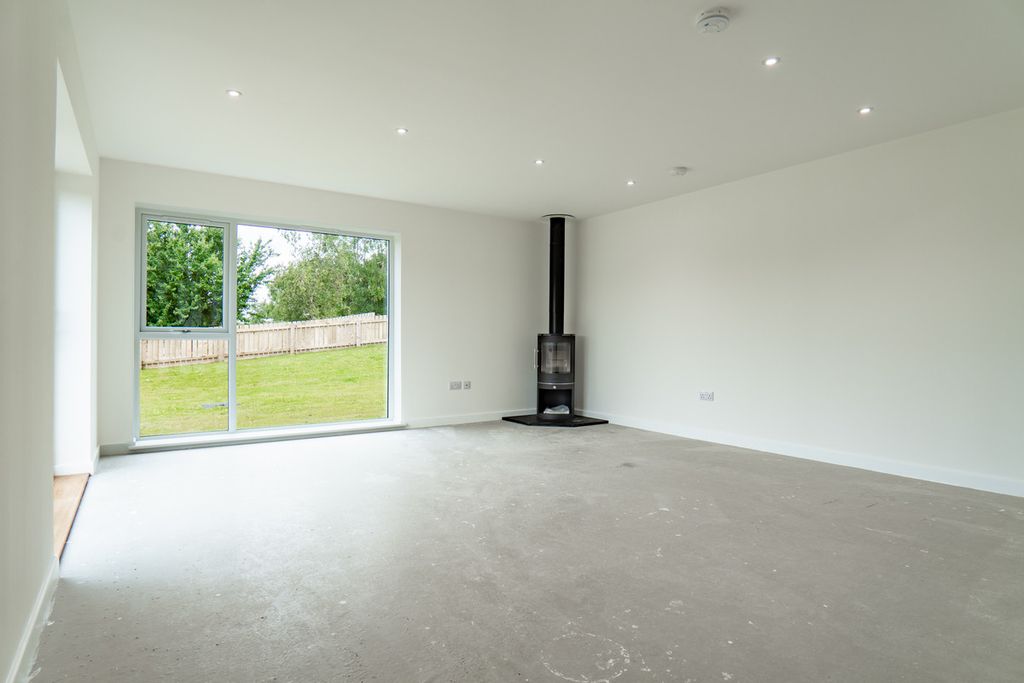 Property photo 2 of 50