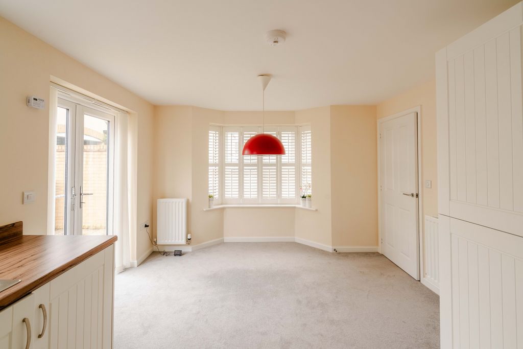 Property photo 3 of 18 19