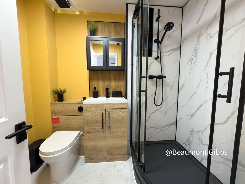 Property photo 2 of 8 3571834