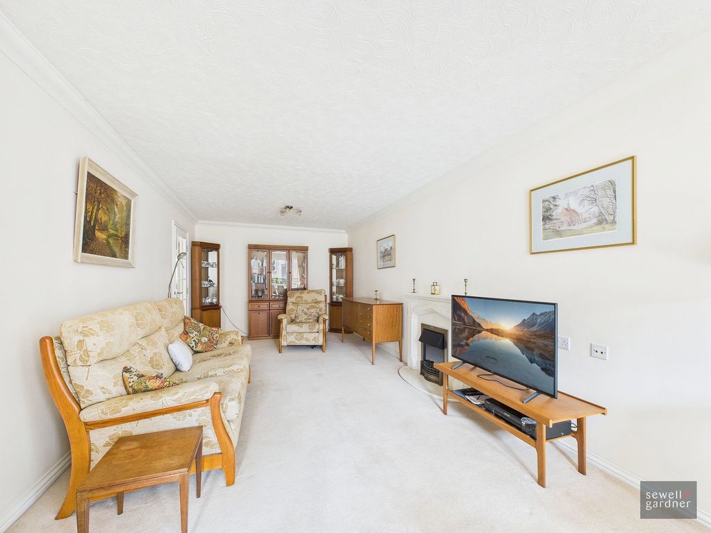 Property photo 2 of 11