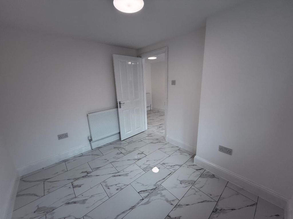 Property photo 3 of 16 Gallery