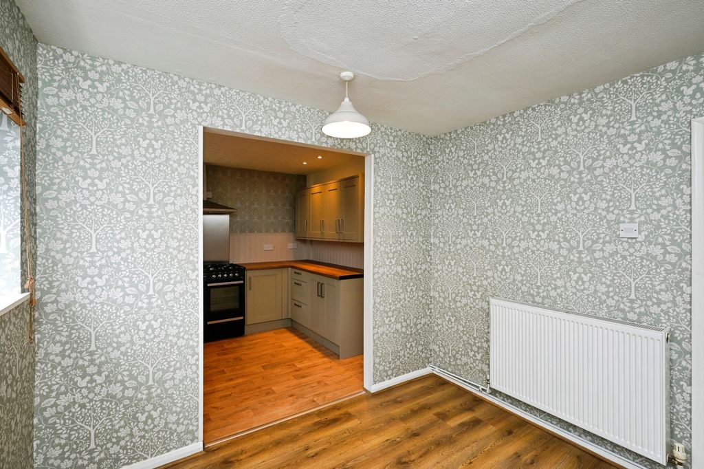 Property photo 3 of 16 Dining Room