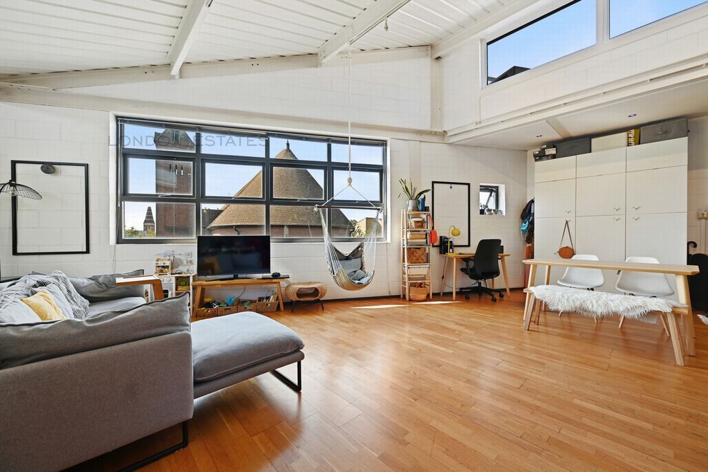 Property photo 1 of 13 Photo 9