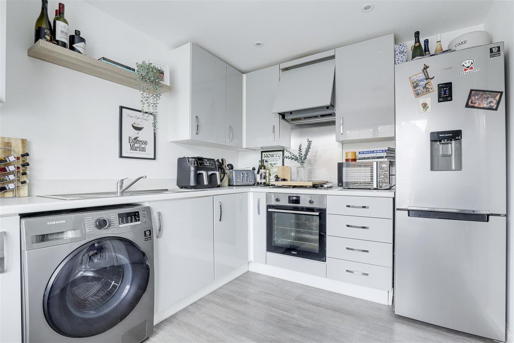 Property photo 2 of 15 07.Jpg