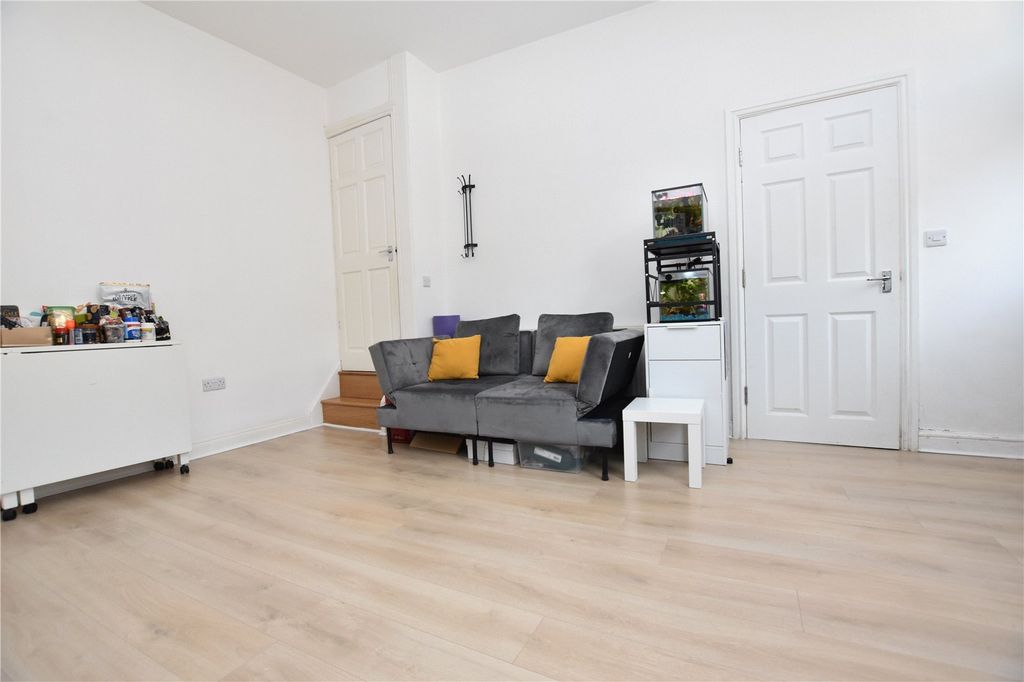 Property photo 3 of 18 Picture No. 13