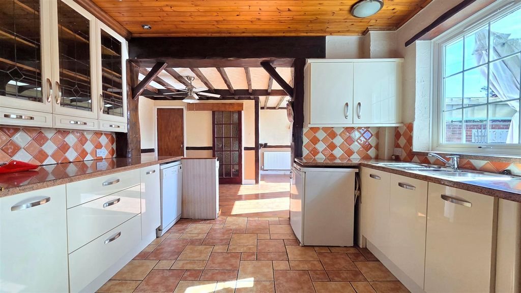 Property photo 2 of 17 Kitchen