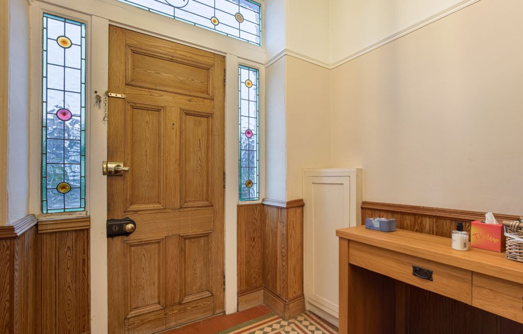 Property photo 3 of 24