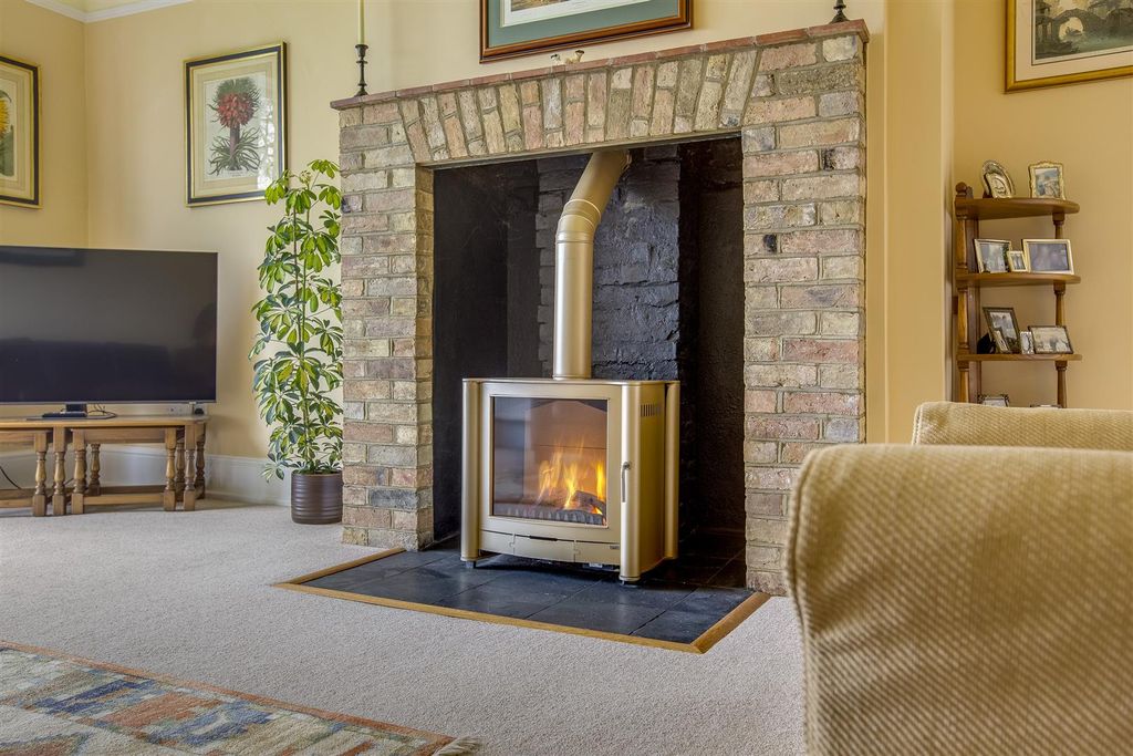 Additional image 17 of 6 bed detached house for saleThe Ride, Totternhoe, Bedfordshire LU6