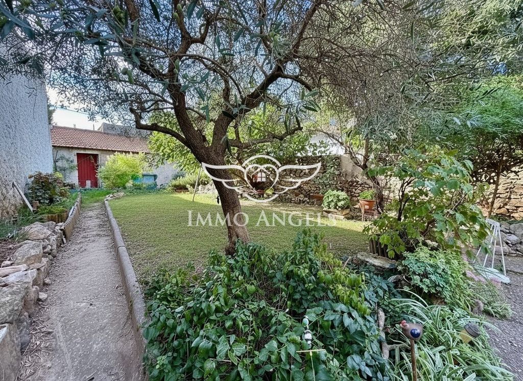 Property photo 1 of 10 Nîmes, Townhouse With Garden, Rare Opportunity!